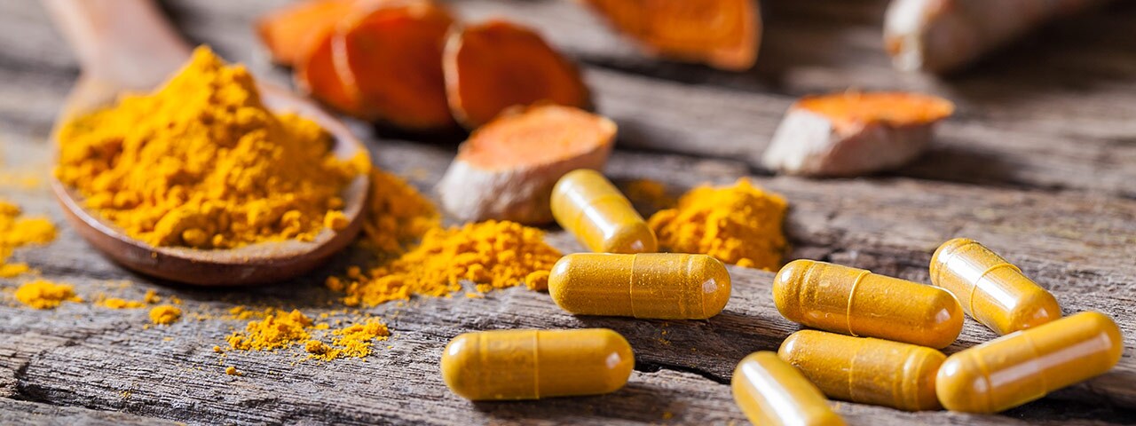 Turmeric powder and capsules